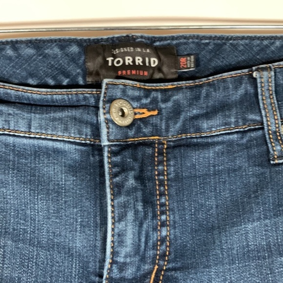 Torrid Blue Medium Wash Lightly Distressed Skinny Jeans 20R - Picture 6 of 11